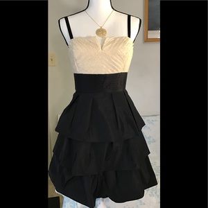 ✅BCBG Maxazria. cocktail dress with lining. Size 6